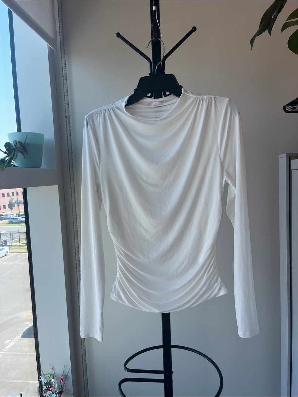 Women’s Ruched Long Sleeve Top (M)